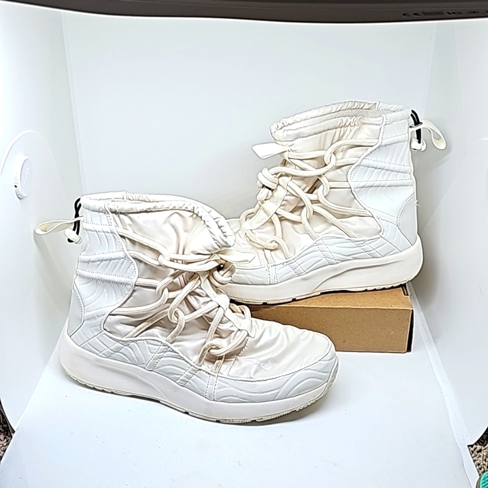 Nike Tanjun High Rise Phantom Off-White Fleece Lined Waterproof Shoes Women's 9